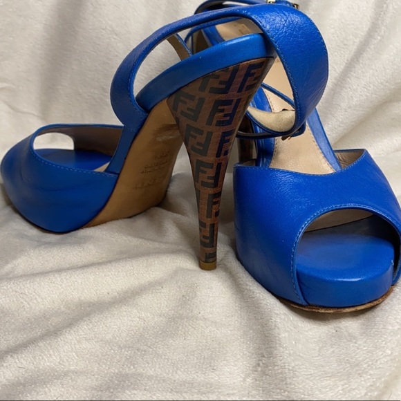 Authentic Fendi Logo Platform Heels - Picture 2 of 3